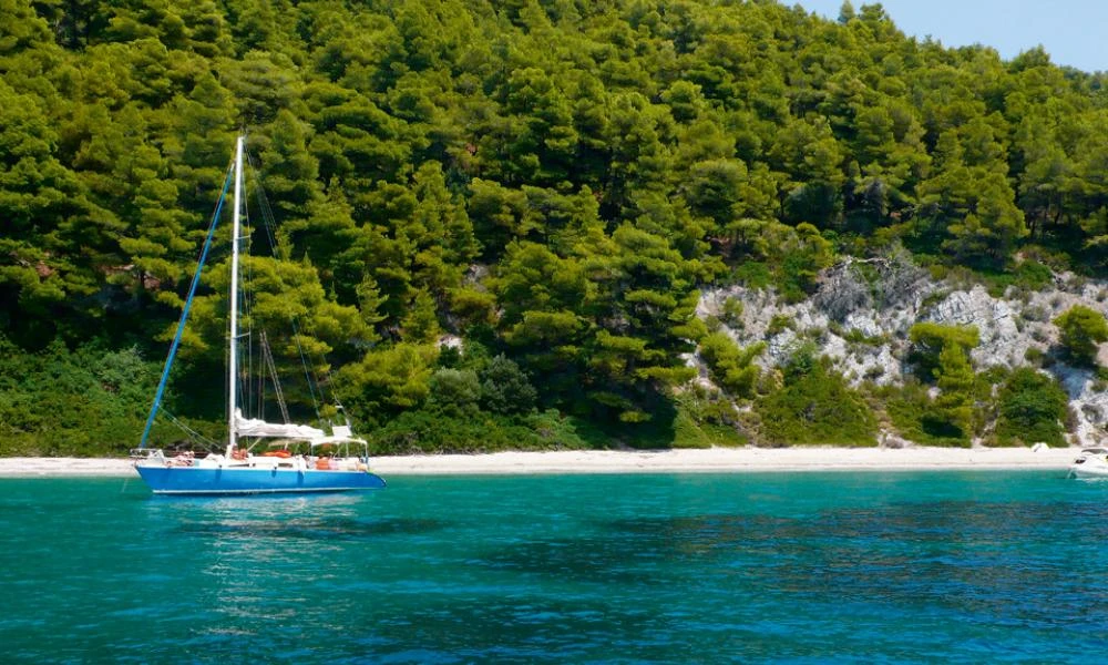 Βόρειες Σποράδες: Για άλλη μια χρονιά αποτελούν πόλο έλξης για τους τουρίστες- Υπάρχει αγωνία για τη λειτουργία ακτοπλοϊκών γραμμών